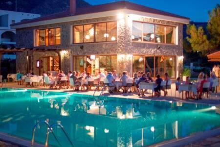 Joya Cyprus Mermaid Penthouse Apartment Agios Amvrosios  Bagian luar foto