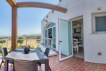 Joya Cyprus Mermaid Penthouse Apartment Agios Amvrosios  Bagian luar foto